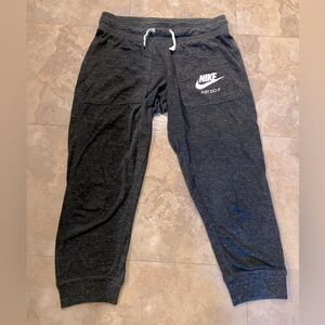 Nike Capri Length Lightweight Sweatpants
